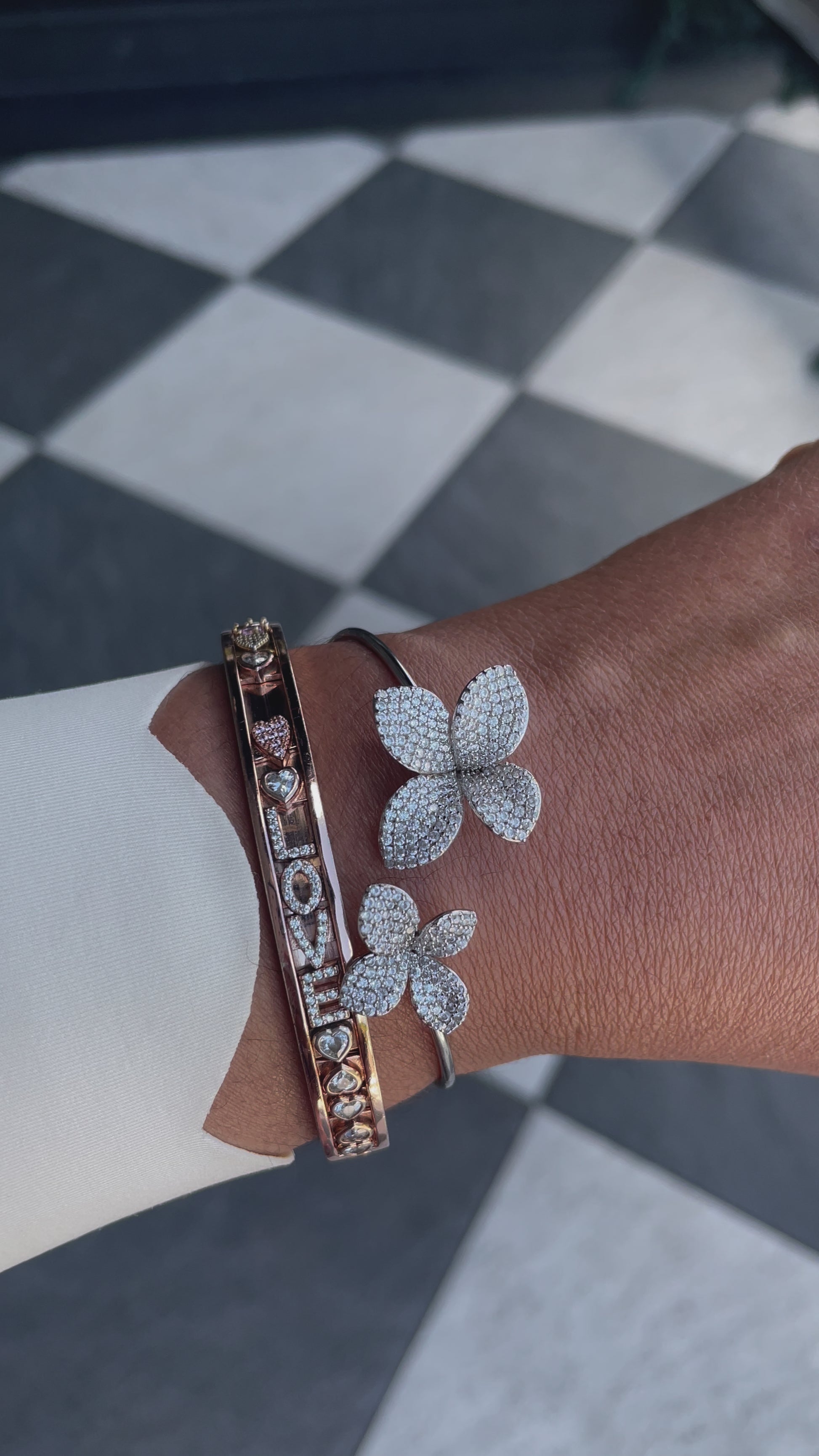 Honfleur™️ 2 Flower Motifs Bangel Bracelet 